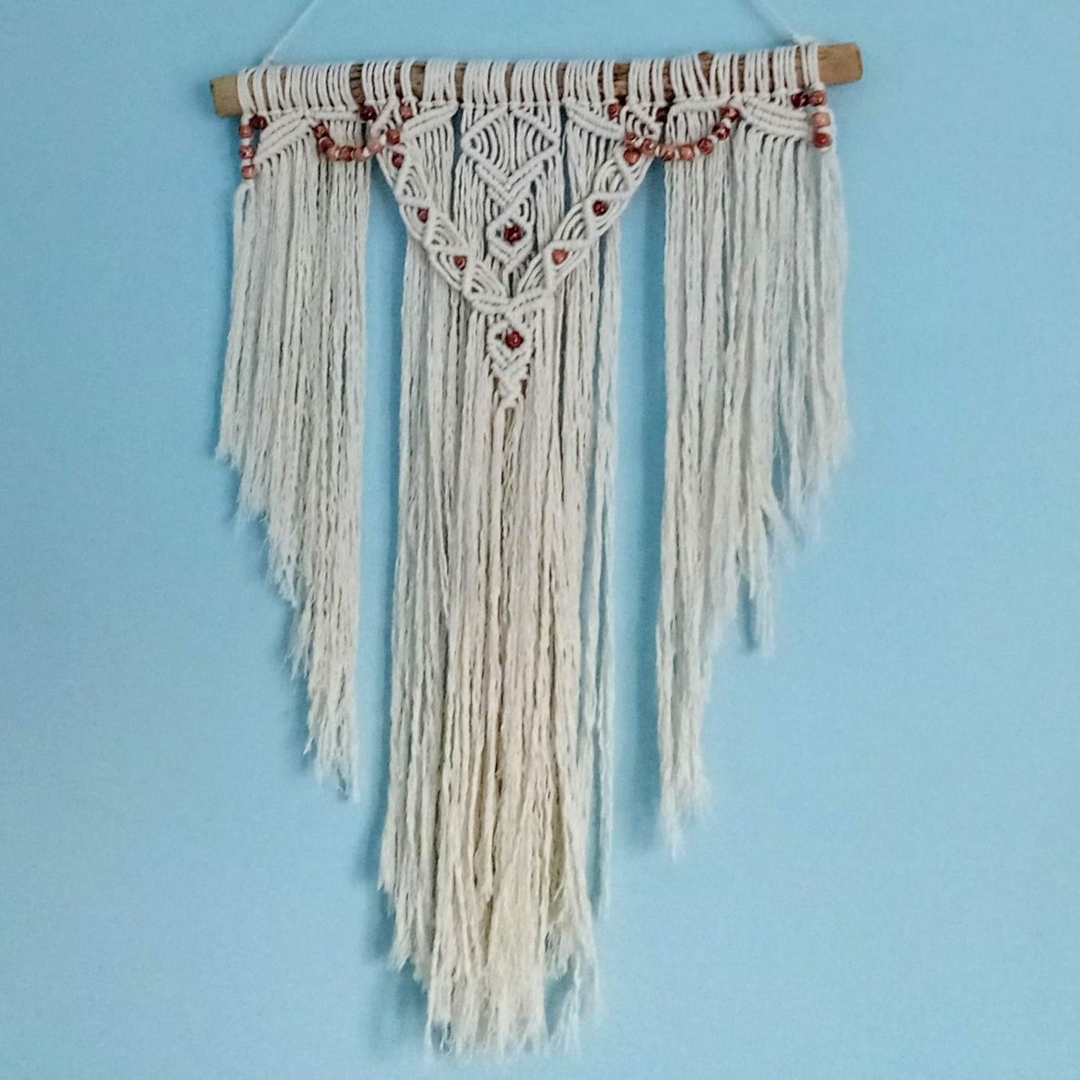 Taller de Macramé tapiz decorativo blanco de esencia artesana